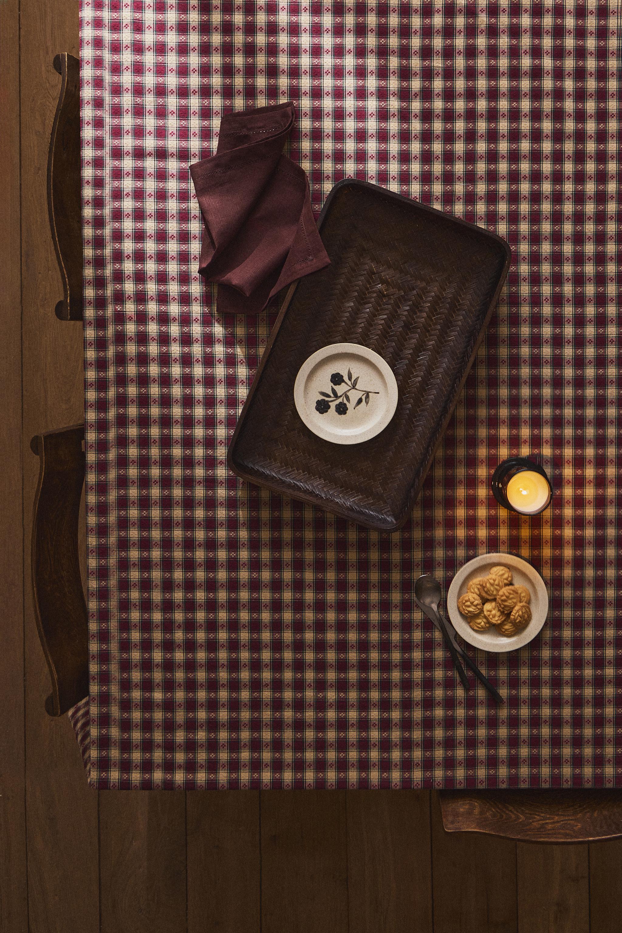 DYED THREAD CHECK CHRISTMAS TABLECLOTH